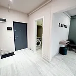Sky Escape - Private Parking, Kingsize Bed & * Cluj-Napoca