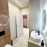 Sky Escape - Private Parking, Kingsize Bed & Lägenhet Cluj-Napoca