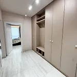 Sky Escape - Private Parking, Kingsize Bed & *