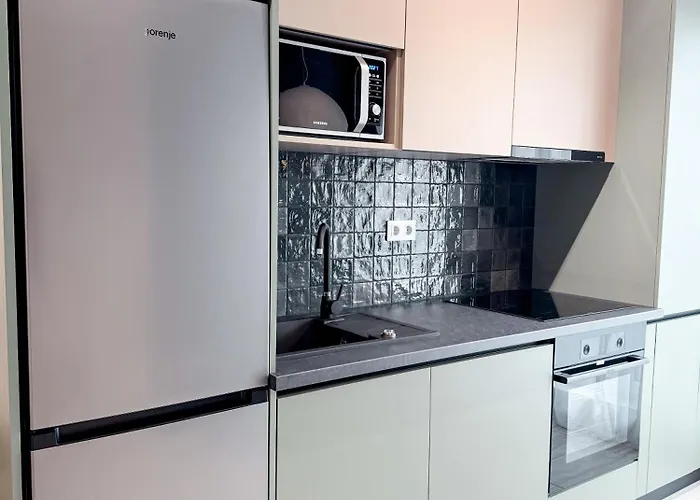 Apartman Sky Escape - Private Parking, Kingsize Bed &