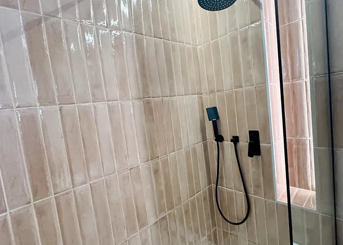 Sky Escape - Private Parking, Kingsize Bed & Lägenhet Cluj-Napoca