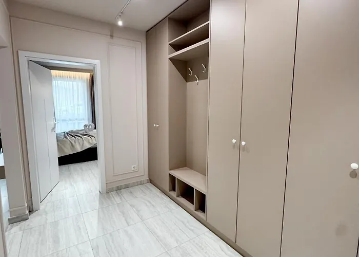 Sky Escape - Private Parking, Kingsize Bed & *